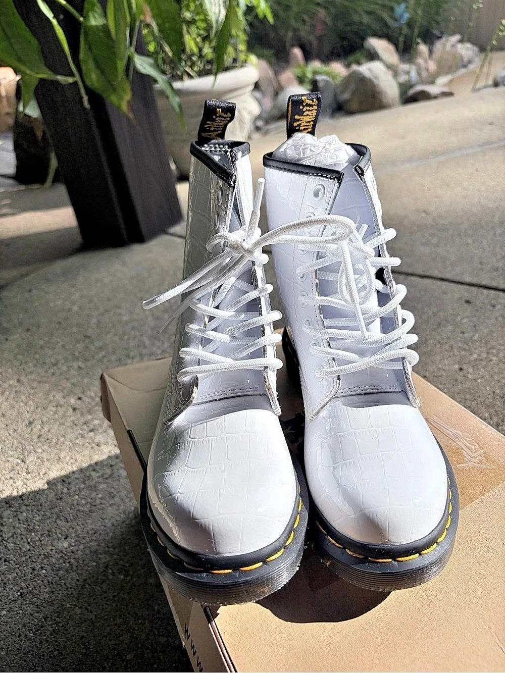 Dr. Martens 1460 Pascal Women's White Combat Boots US 3 Like New